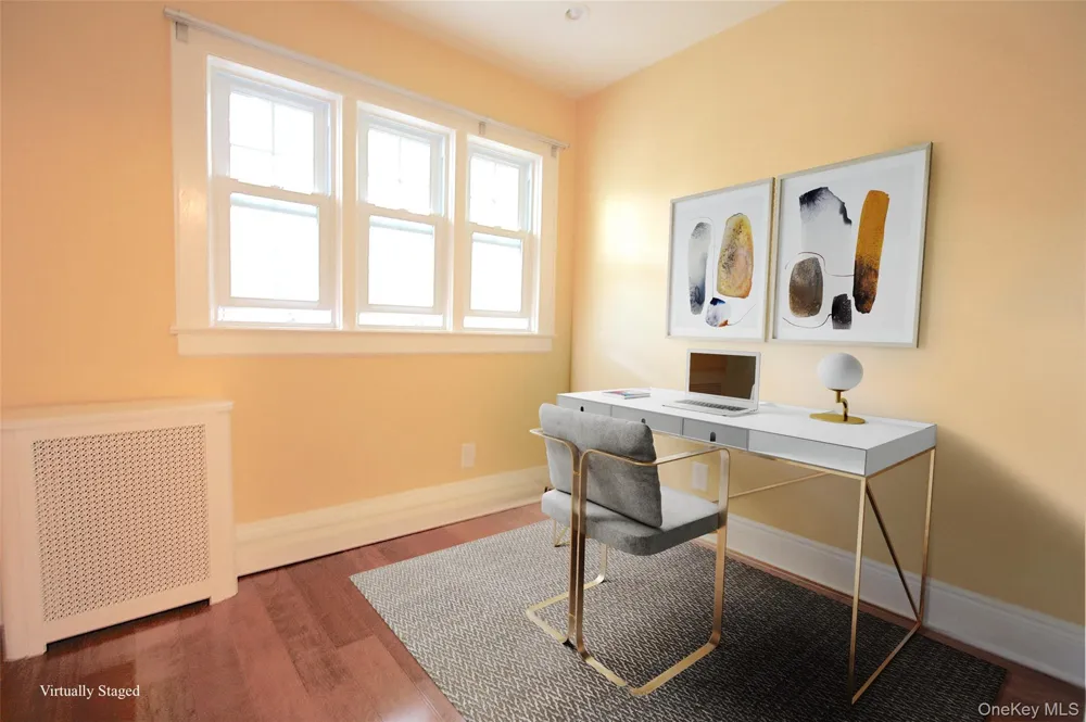 257-14 Pembroke Avenue Great Neck, NY 11020