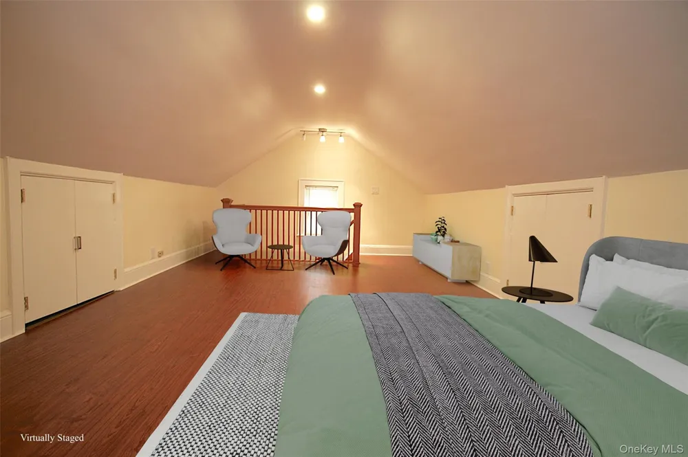 257-14 Pembroke Avenue Great Neck, NY 11020