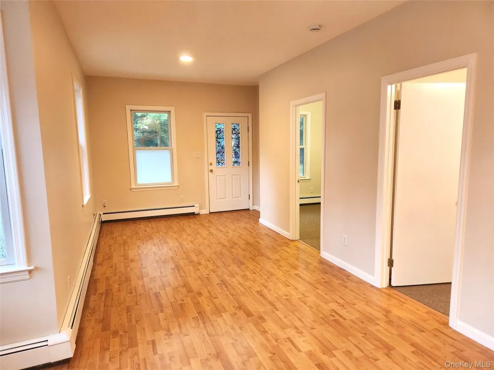 807 Meadow Road Smithtown, NY 11787