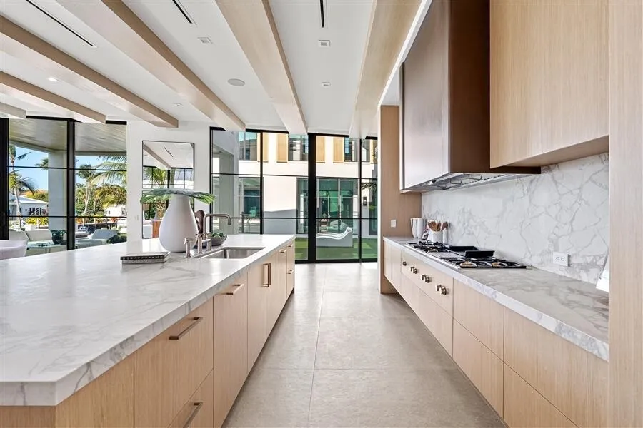 1117 BEACH DRIVE Delray Beach, FL 33483