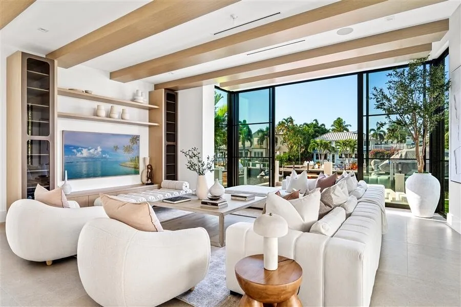 1117 BEACH DRIVE Delray Beach, FL 33483