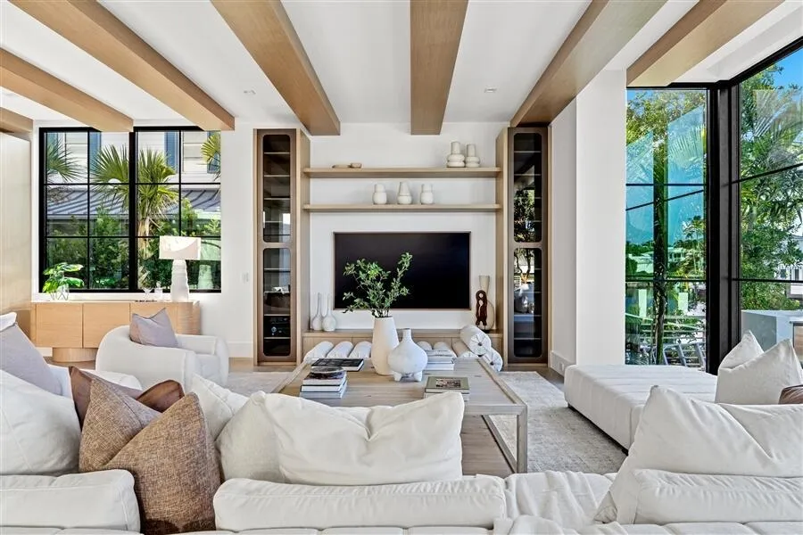 1117 BEACH DRIVE Delray Beach, FL 33483