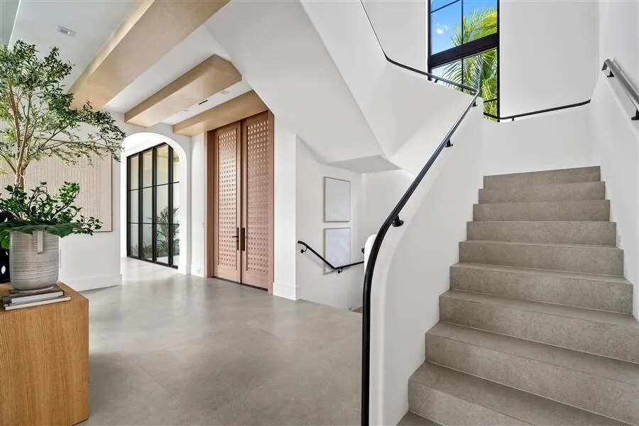 1117 BEACH DRIVE Delray Beach, FL 33483