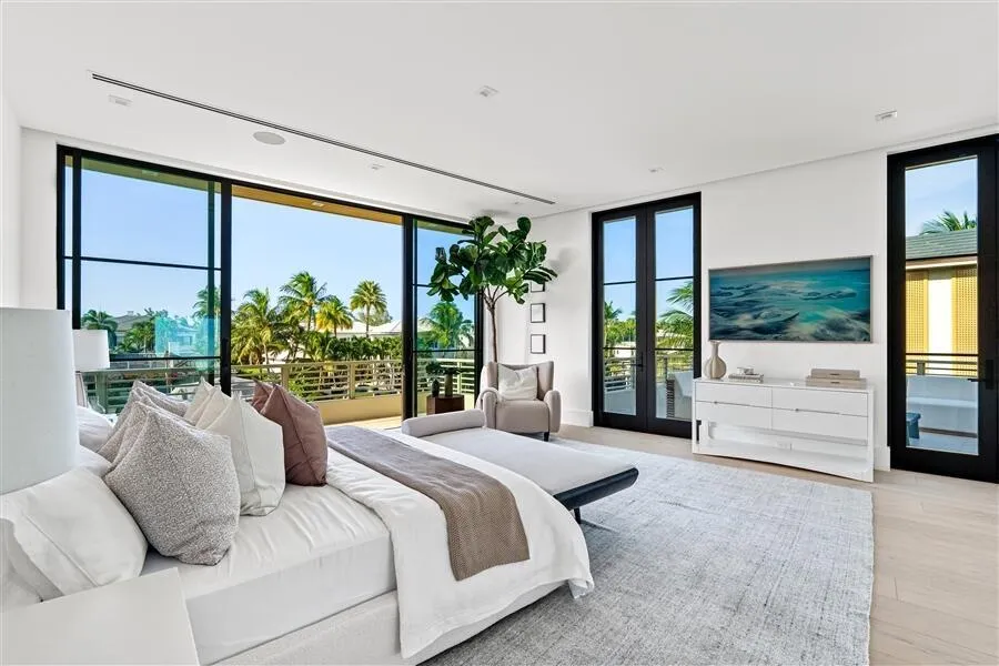 1117 BEACH DRIVE Delray Beach, FL 33483