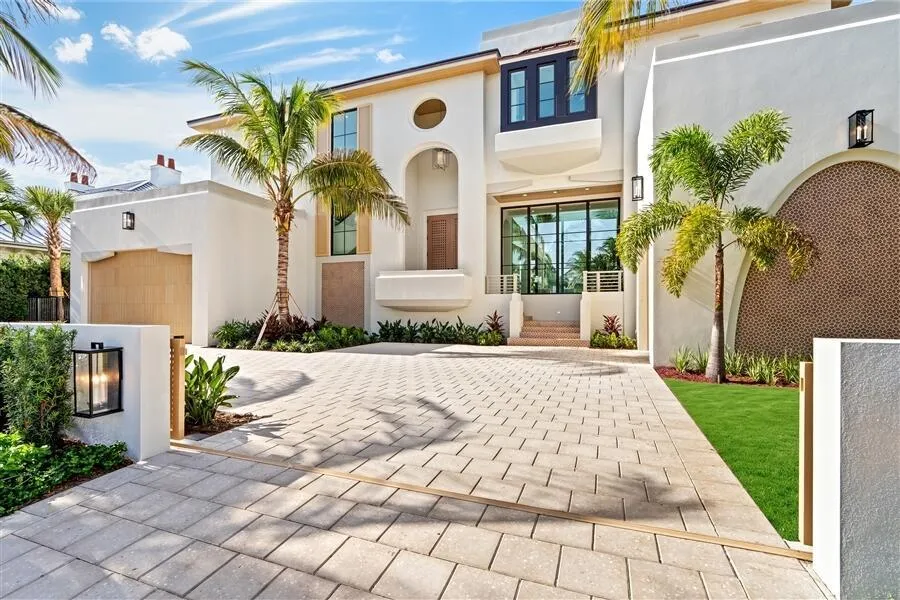 1117 BEACH DRIVE Delray Beach, FL 33483