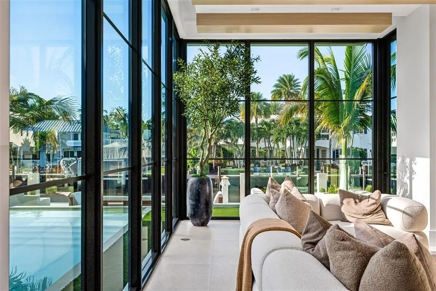1117 BEACH DRIVE Delray Beach, FL 33483