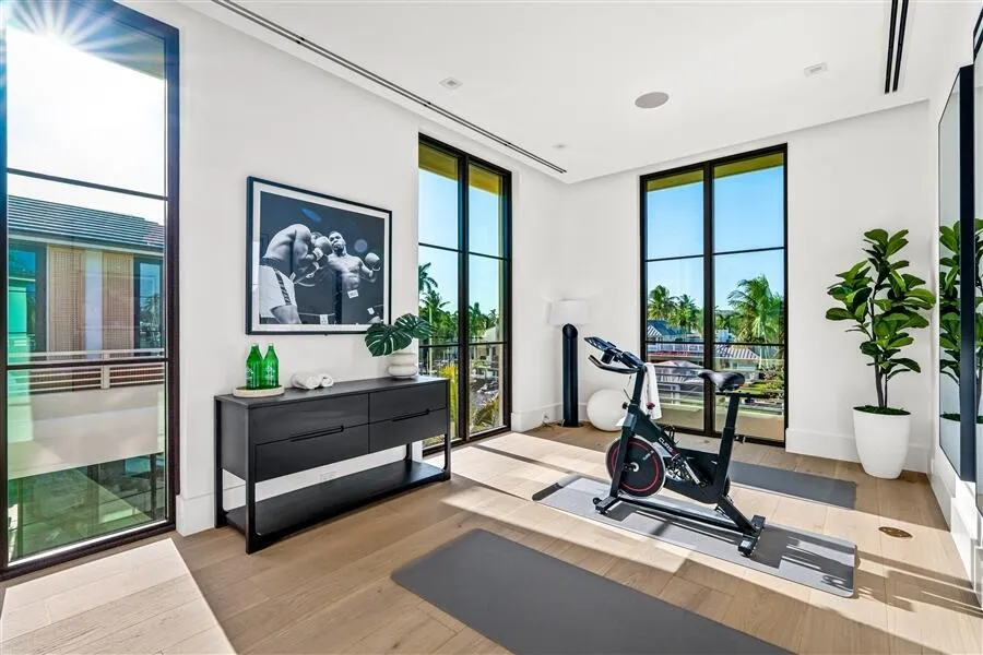 1117 BEACH DRIVE Delray Beach, FL 33483