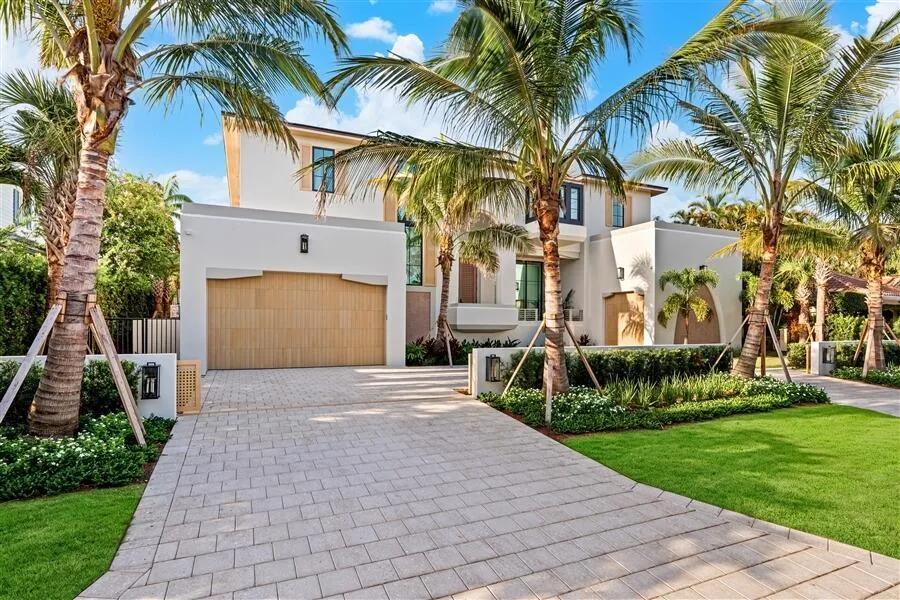 1117 BEACH DRIVE Delray Beach, FL 33483