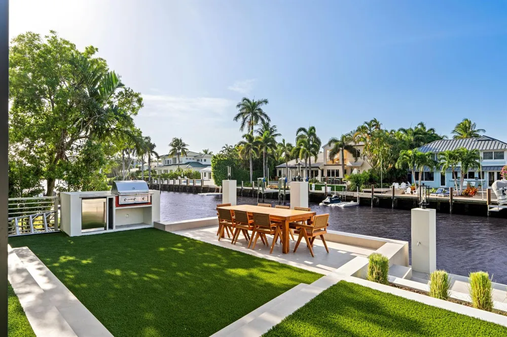 1117 BEACH DRIVE Delray Beach, FL 33483