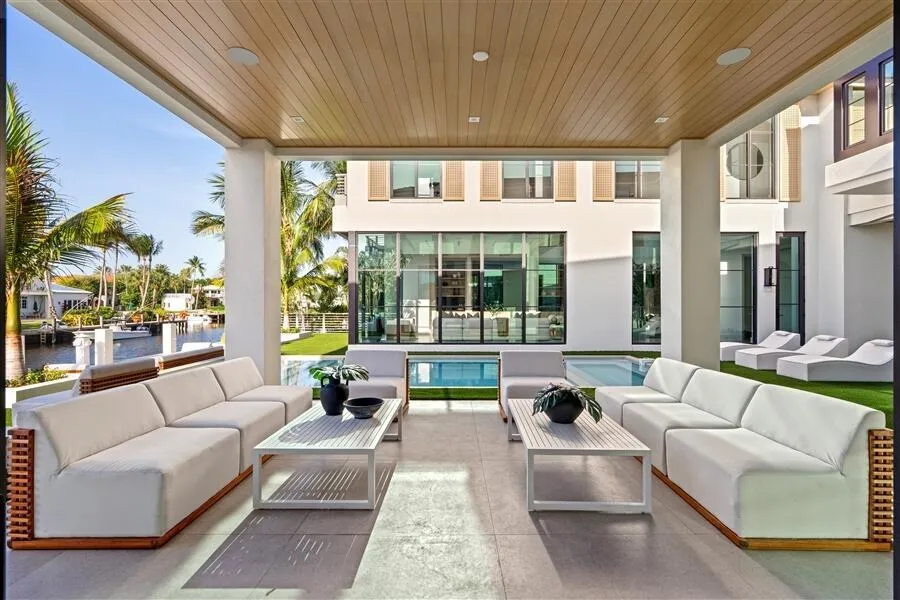 1117 BEACH DRIVE Delray Beach, FL 33483