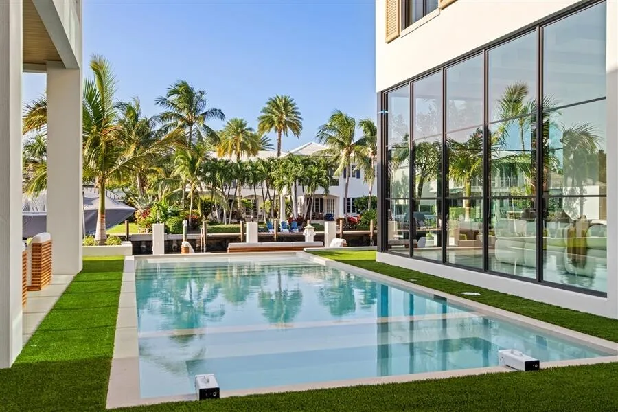 1117 BEACH DRIVE Delray Beach, FL 33483