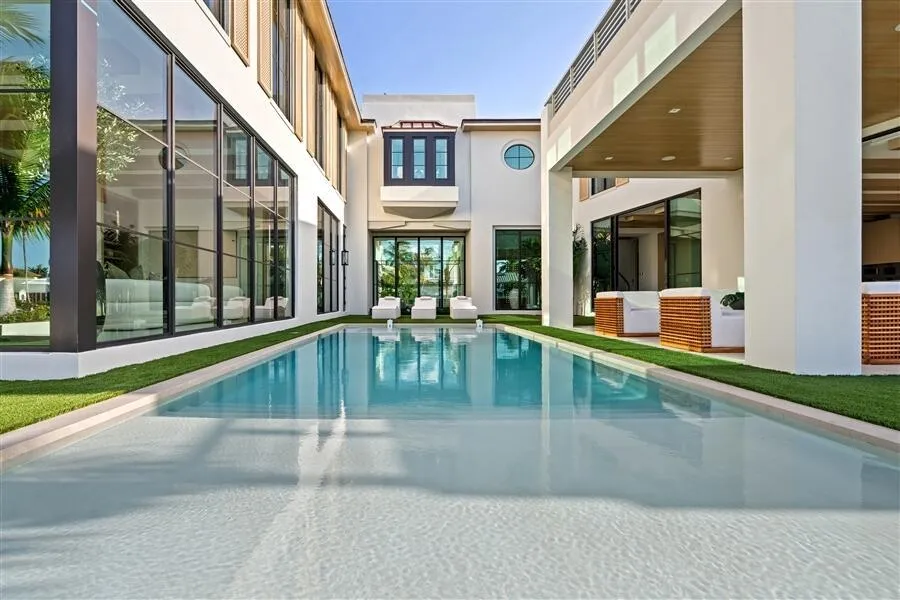 1117 BEACH DRIVE Delray Beach, FL 33483