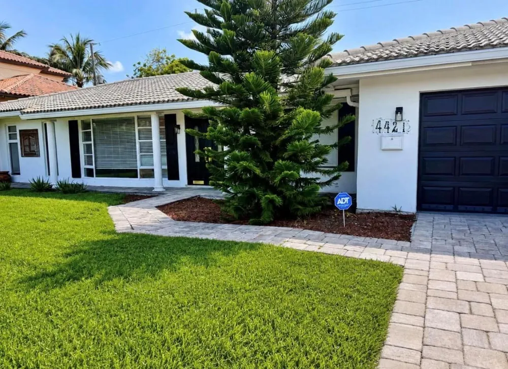 4421 NE 23RD AVENUE Lighthouse Point, FL 33064