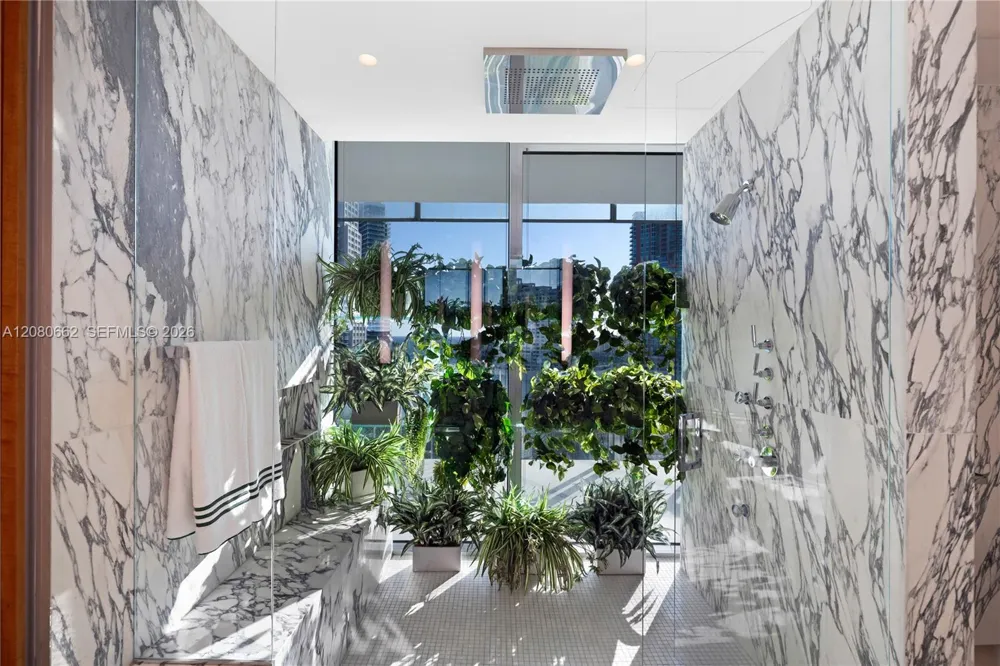 120 Ocean Dr #1400 Miami Beach, FL 33139