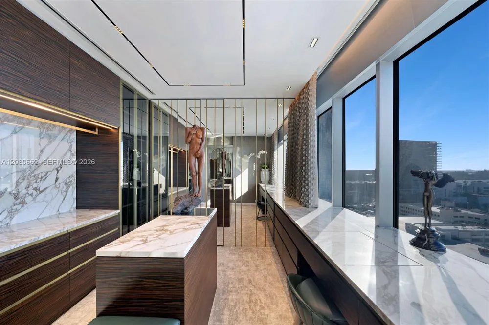 120 Ocean Dr #1400 Miami Beach, FL 33139