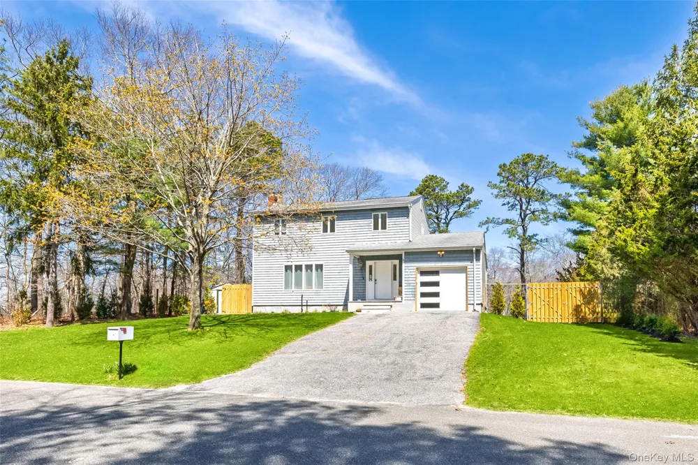 371 S River Road Calverton, NY 11933