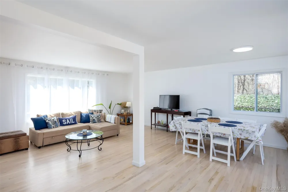 371 S River Road Calverton, NY 11933