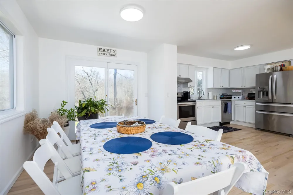 371 S River Road Calverton, NY 11933