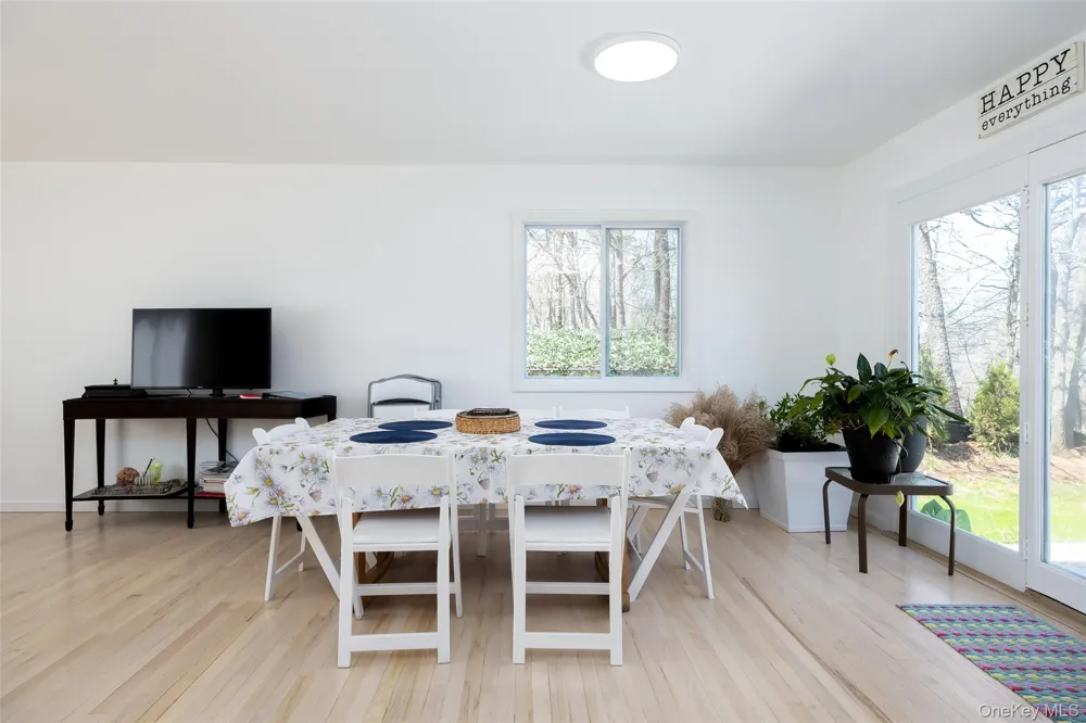 371 S River Road Calverton, NY 11933