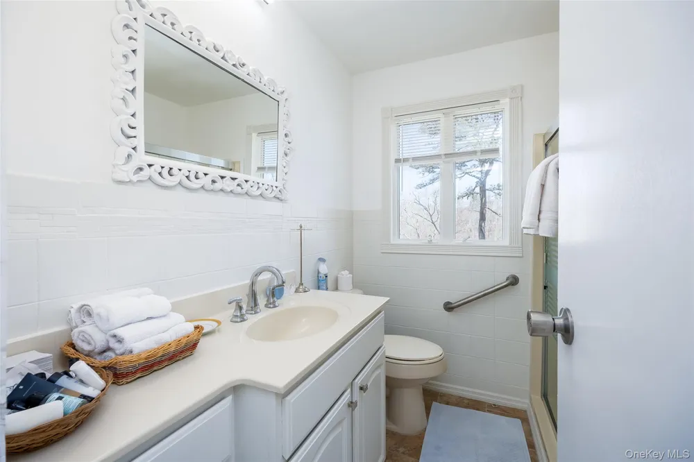 371 S River Road Calverton, NY 11933
