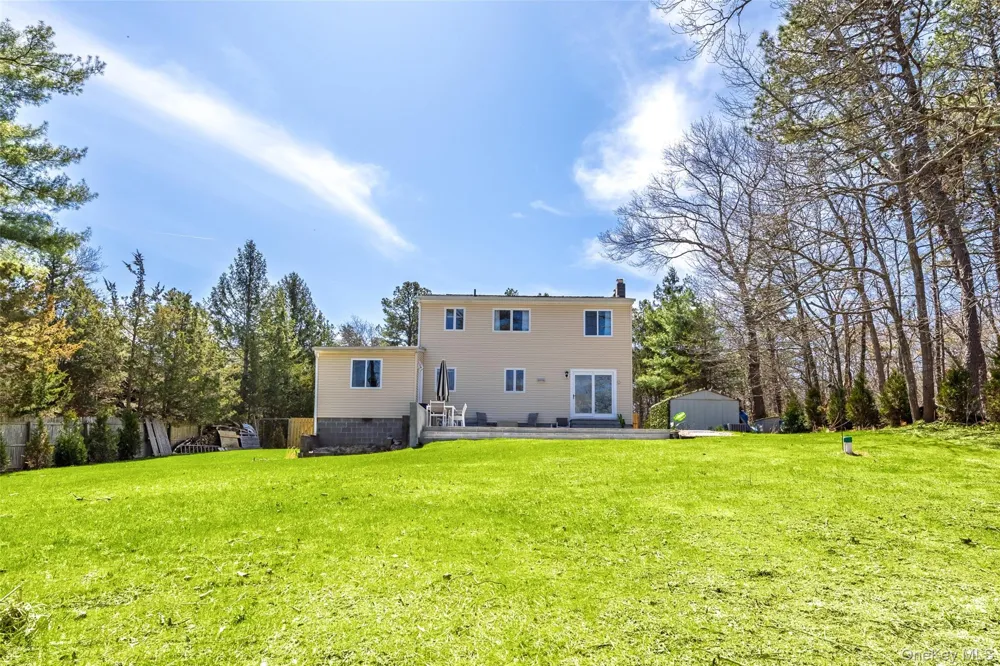 371 S River Road Calverton, NY 11933