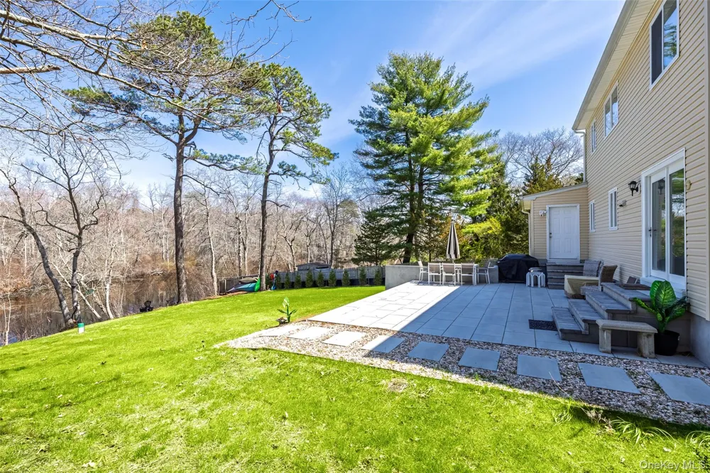 371 S River Road Calverton, NY 11933