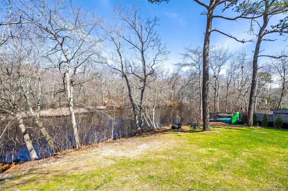 371 S River Road Calverton, NY 11933