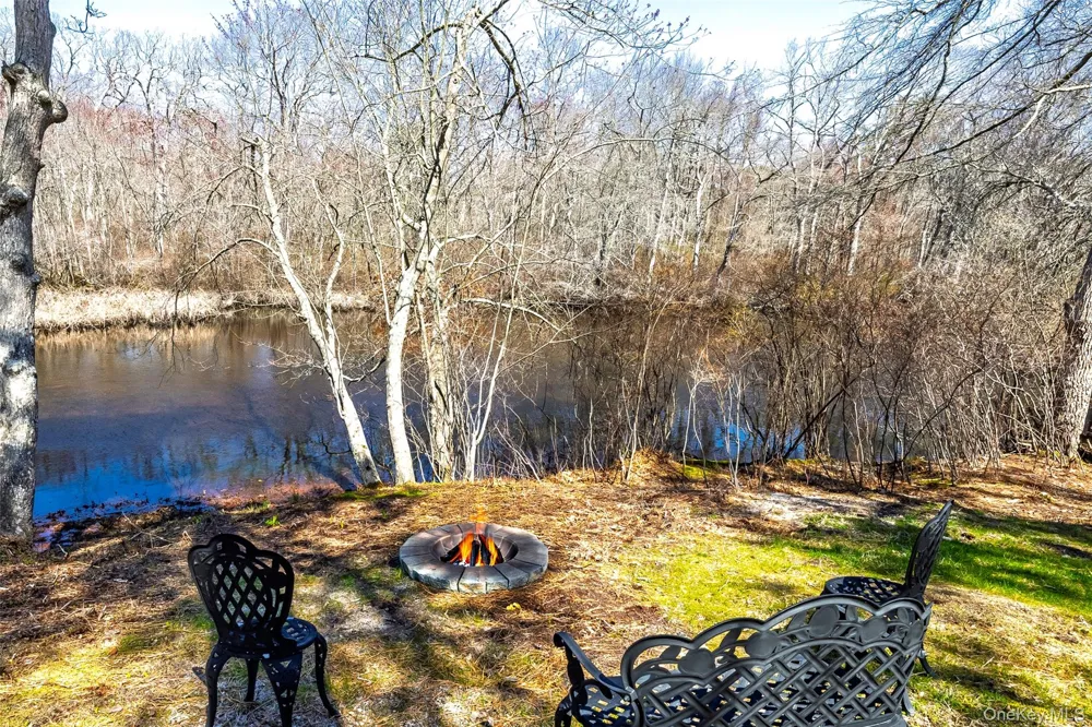 371 S River Road Calverton, NY 11933