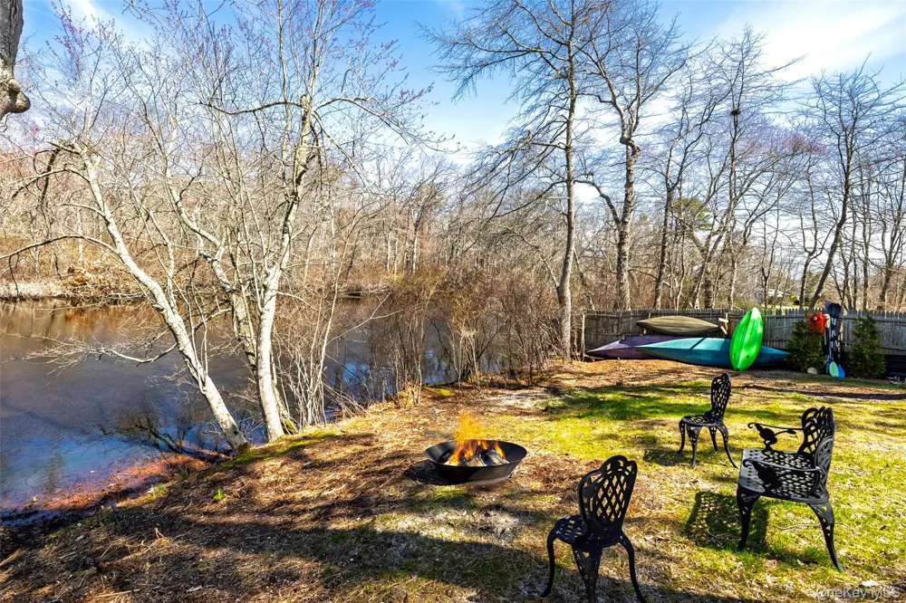 371 S River Road Calverton, NY 11933