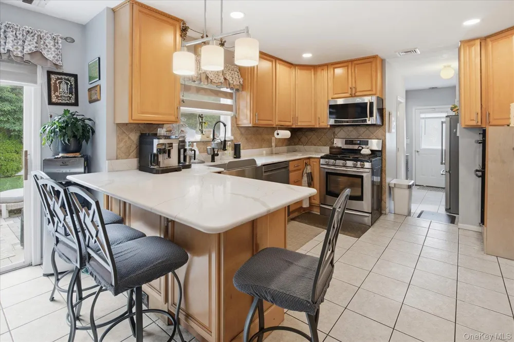 53 Howard Drive Coram, NY 11727