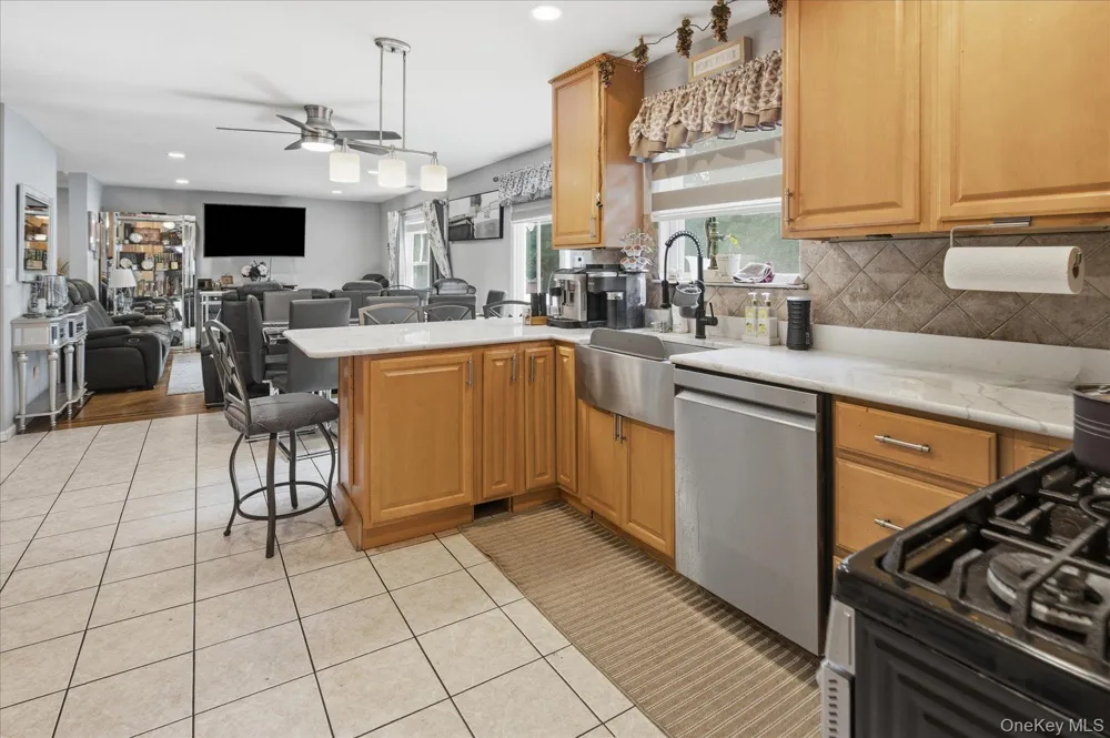 53 Howard Drive Coram, NY 11727
