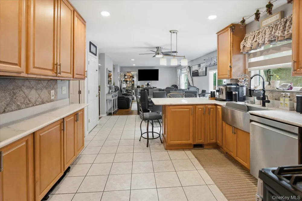 53 Howard Drive Coram, NY 11727