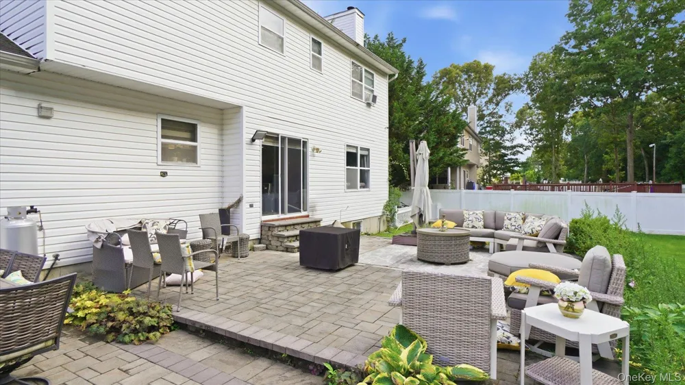53 Howard Drive Coram, NY 11727