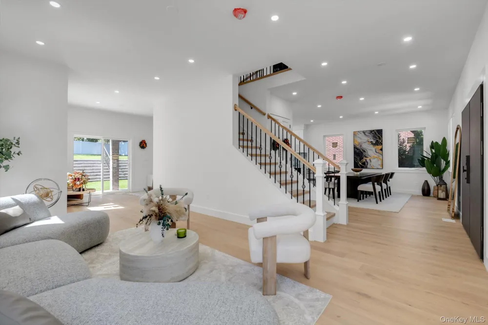 8366 Charlecote Ridge Jamaica Estates, NY 11432