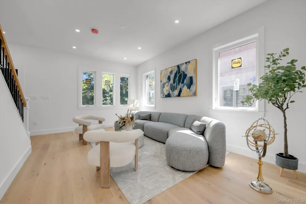 8366 Charlecote Ridge Jamaica Estates, NY 11432