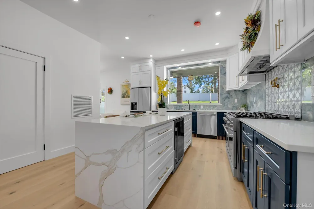 8366 Charlecote Ridge Jamaica Estates, NY 11432