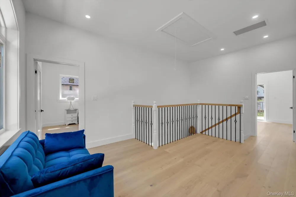 8366 Charlecote Ridge Jamaica Estates, NY 11432