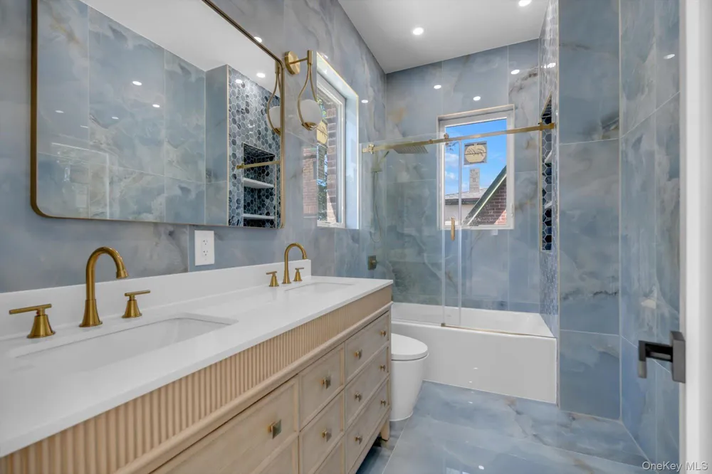 8366 Charlecote Ridge Jamaica Estates, NY 11432