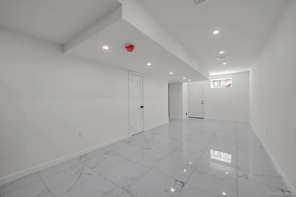 8366 Charlecote Ridge Jamaica Estates, NY 11432