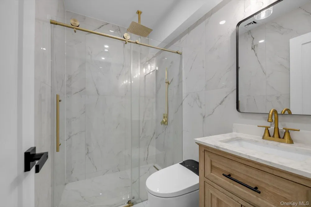8366 Charlecote Ridge Jamaica Estates, NY 11432