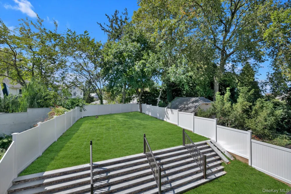 8366 Charlecote Ridge Jamaica Estates, NY 11432