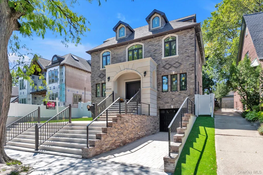 8366 Charlecote Ridge Jamaica Estates, NY 11432