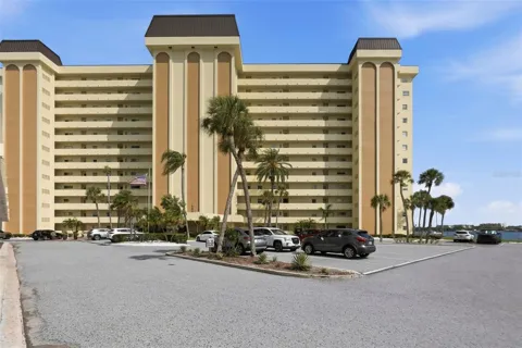 4775 COVE CIRCLE #606