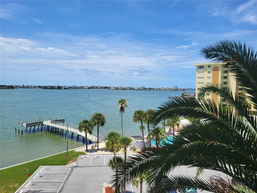 4775 COVE CIRCLE #606 St Petersburg, FL 33708