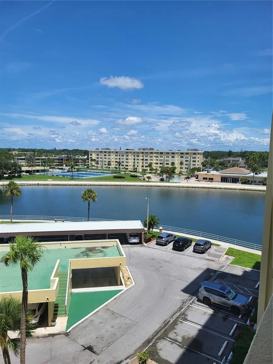 4775 COVE CIRCLE #606 St Petersburg, FL 33708
