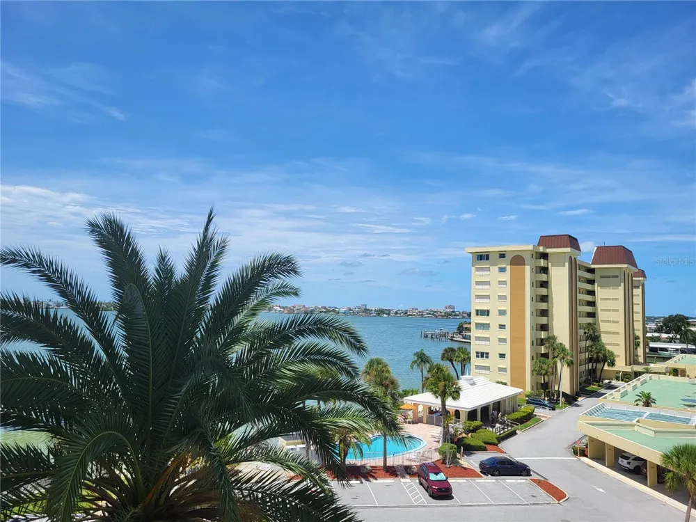 4775 COVE CIRCLE #606 St Petersburg, FL 33708