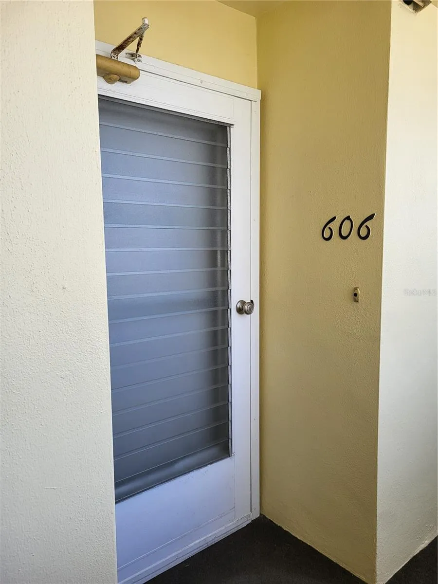 4775 COVE CIRCLE #606 St Petersburg, FL 33708