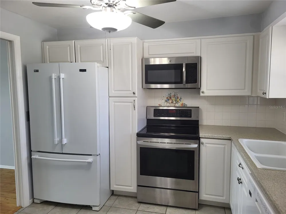 4775 COVE CIRCLE #606 St Petersburg, FL 33708