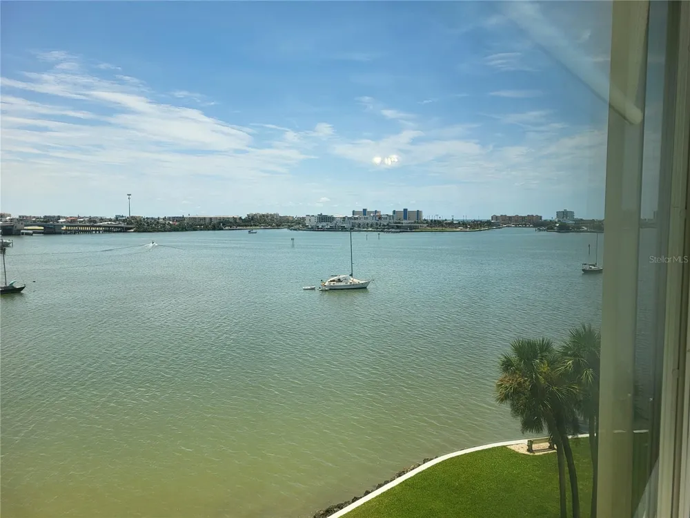 4775 COVE CIRCLE #606 St Petersburg, FL 33708