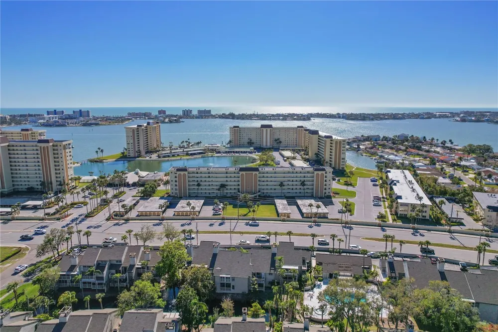 4775 COVE CIRCLE #606 St Petersburg, FL 33708